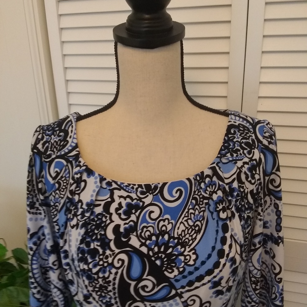 Dress - Picture 2 of 2